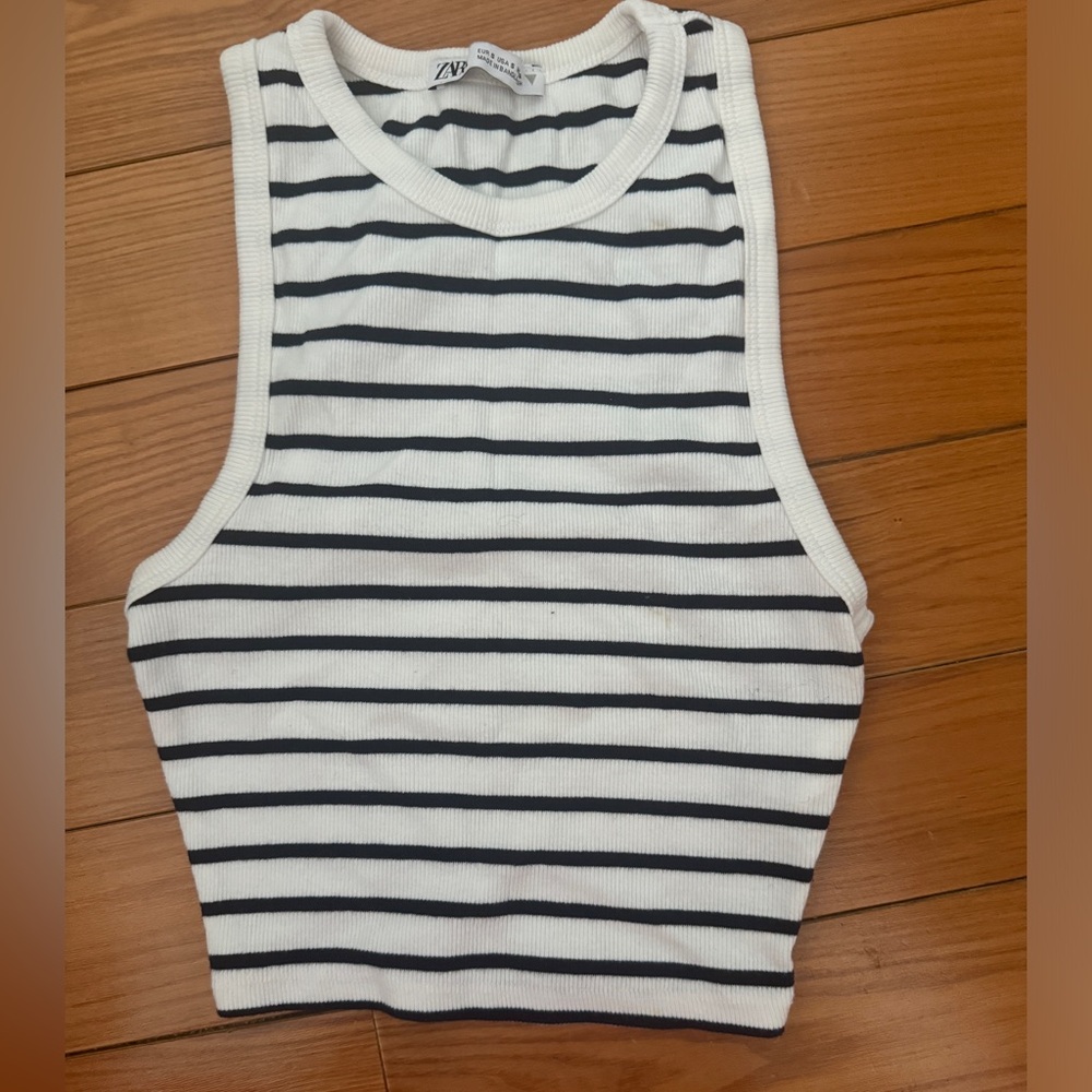 Zara tank size small